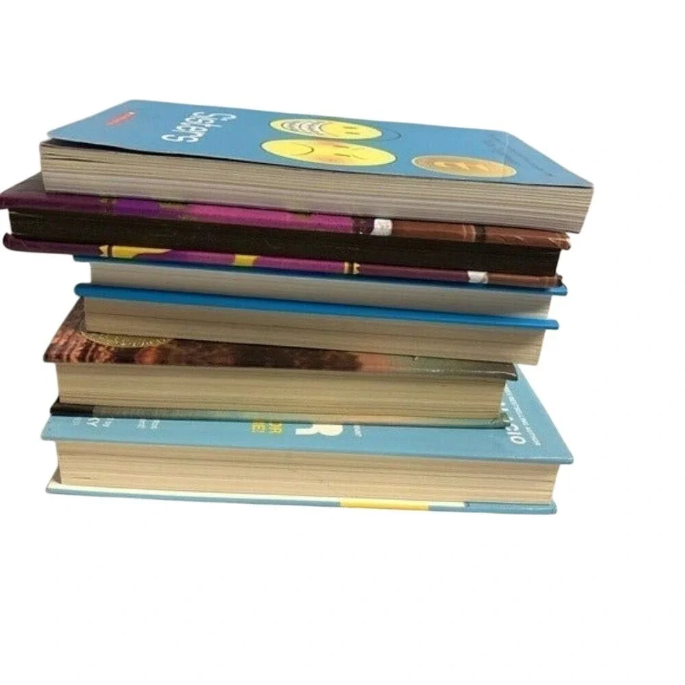 Mixed Lot Kids Chapter Books Wonder Sisters Moon Over Manifest Wrinkle In‎ Time